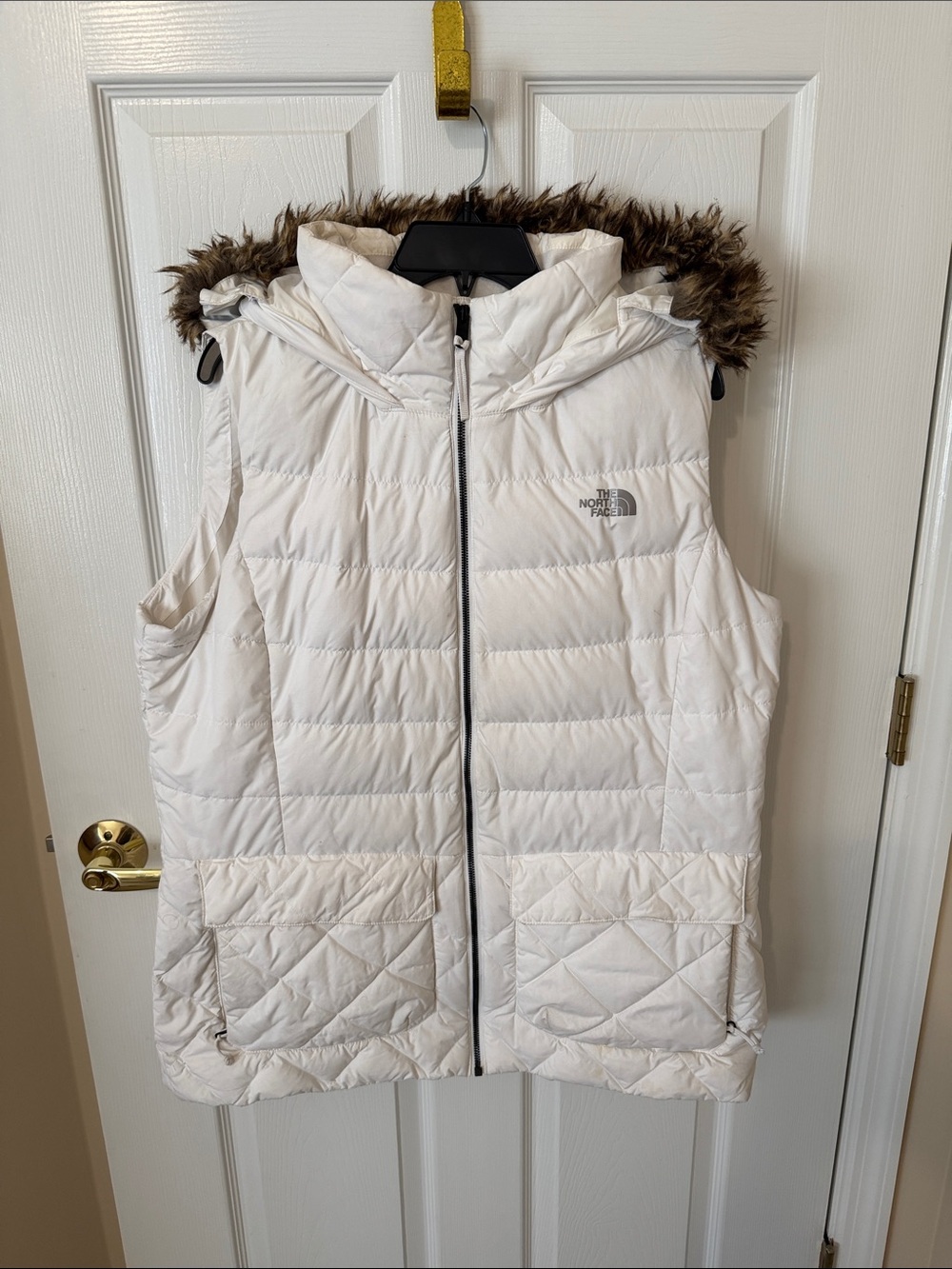 The North Face Women’s White Hooded Vest with Faux Fur Trim puffer women XL